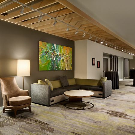 Hotel Dene & Conference Centre Cold Lake エクステリア 写真