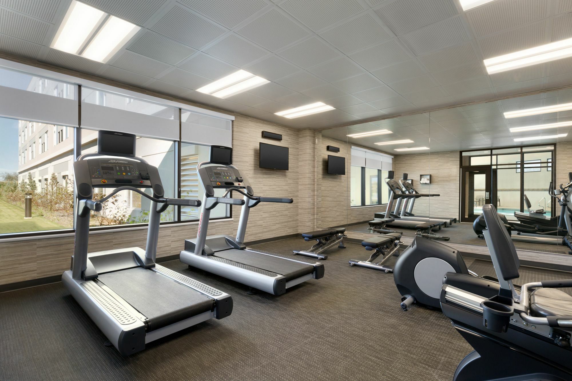 Hotel Dene & Conference Centre Cold Lake エクステリア 写真