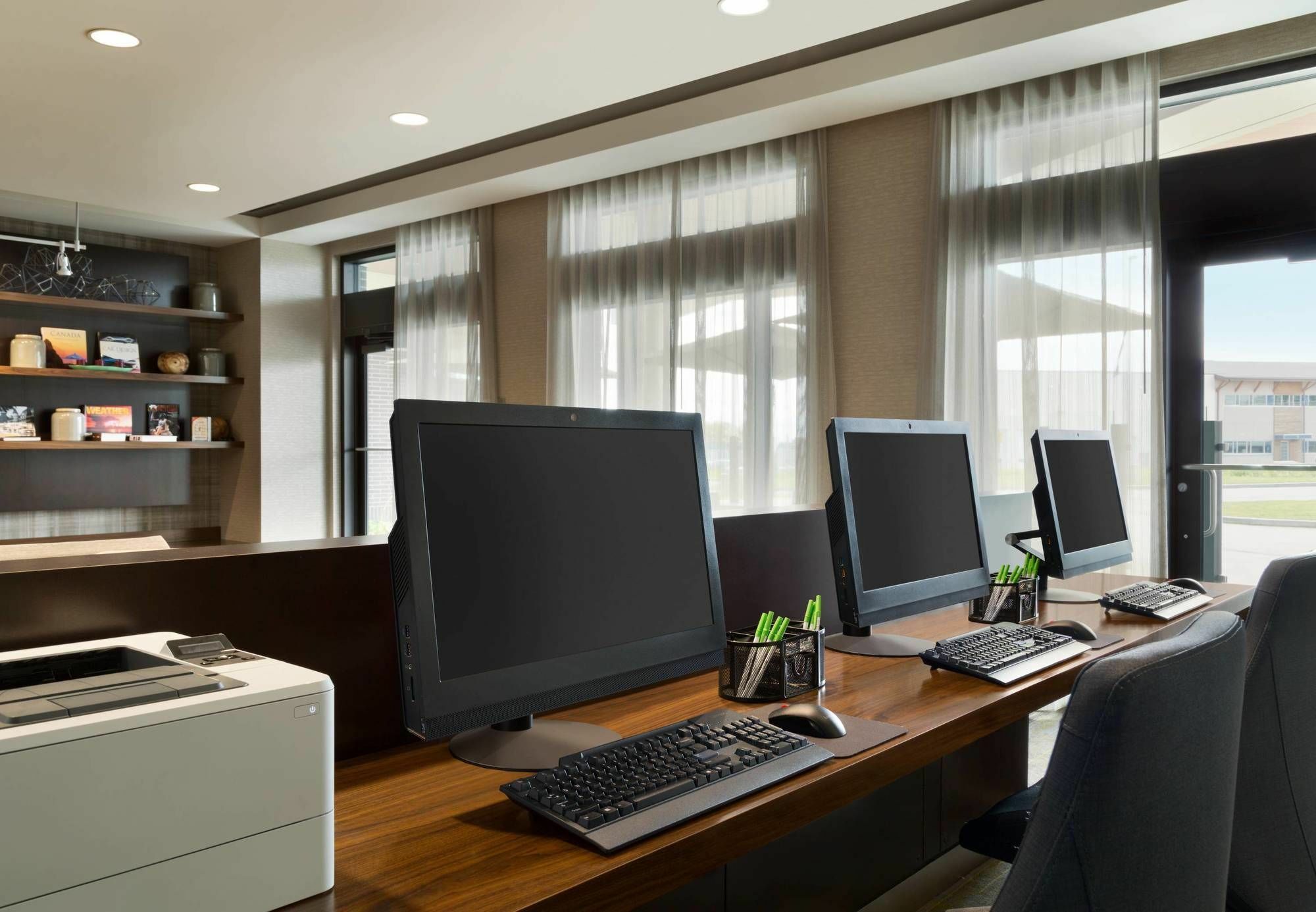 Hotel Dene & Conference Centre Cold Lake エクステリア 写真